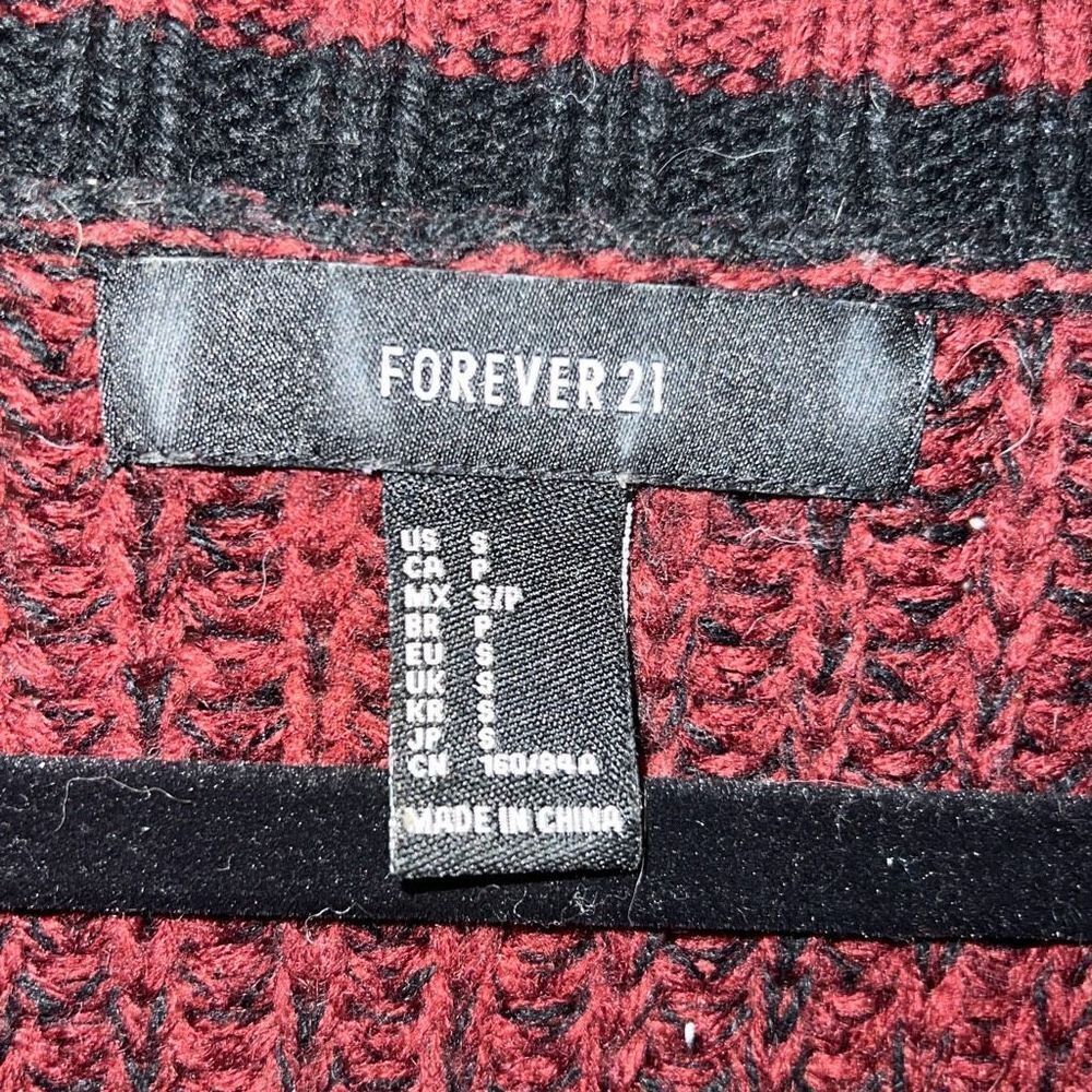 ✨Forever 21 Cable Knit Burgundy Varsity V Neck Striped Trim Sweater✨ - Picture 6 of 7